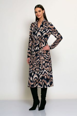 Langer kleedje met hangrolkraag