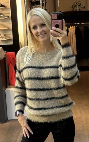 Fuzzy sweater & stripe