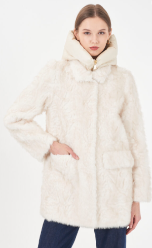 Pelsen jas met uitritsbare kap (faux fur)